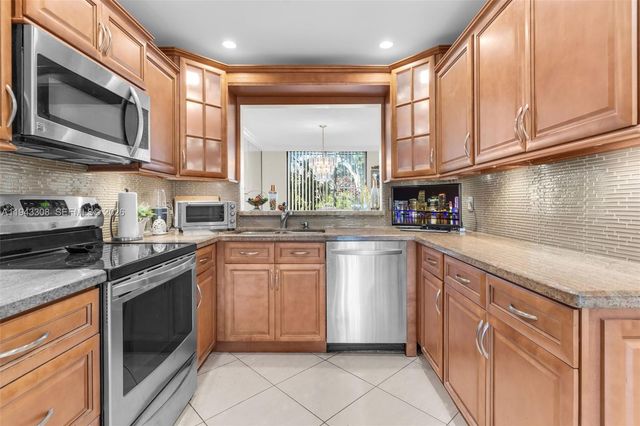 9943 Costa Del Sol Blvd B-108A, Doral, FL 33178