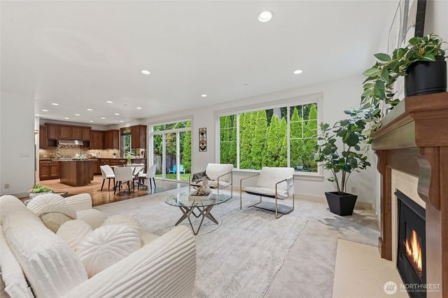 16788 NE 123rd Way, Redmond, WA 98052