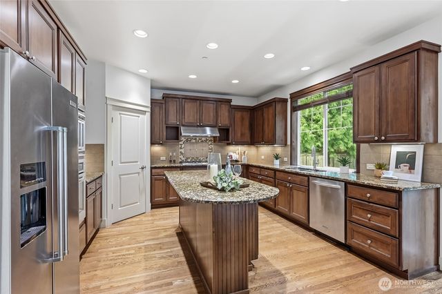 16788 NE 123rd Way, Redmond, WA 98052