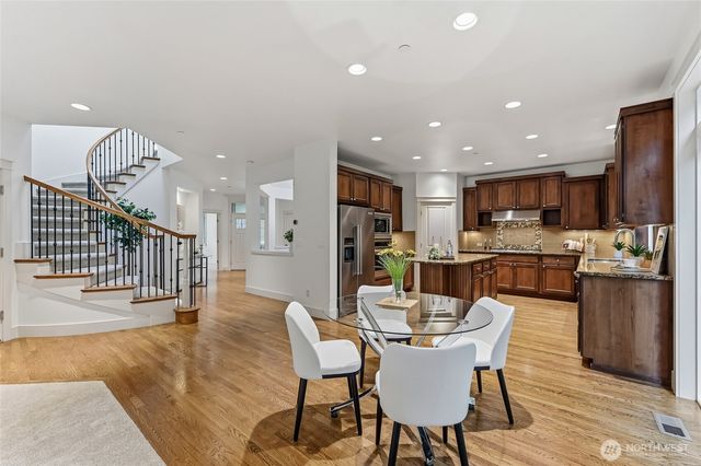 16788 NE 123rd Way, Redmond, WA 98052