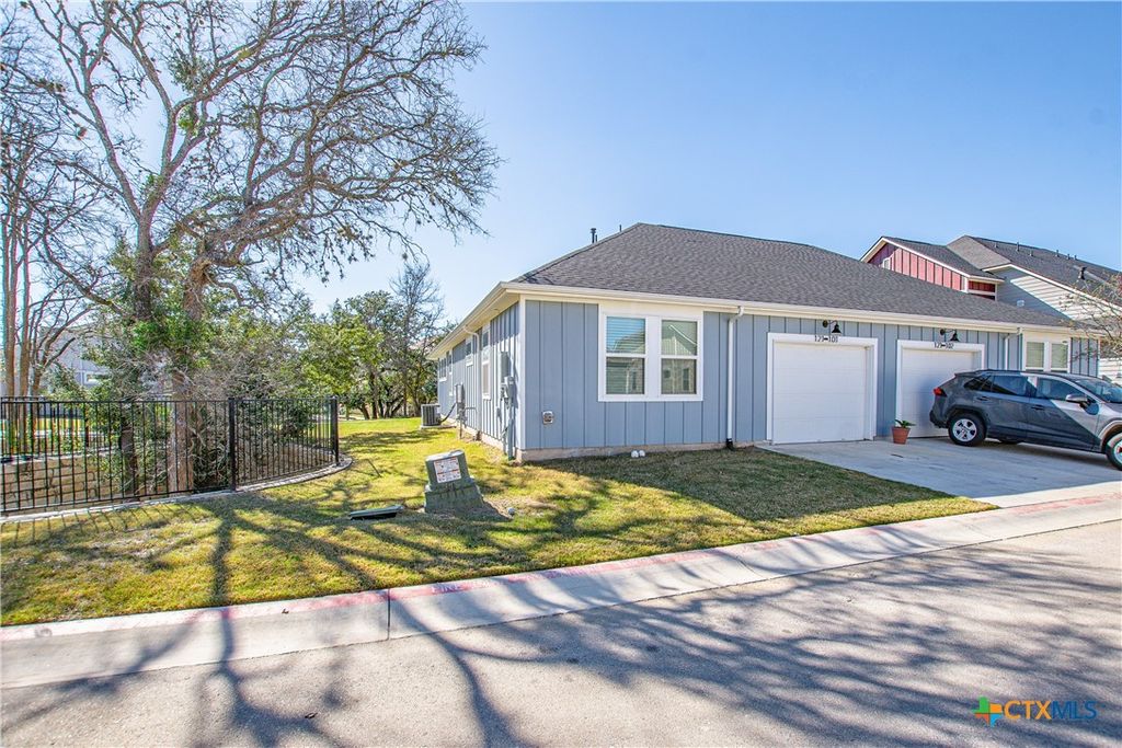 121 Lafitte Drive 101, San Marcos, TX 78666