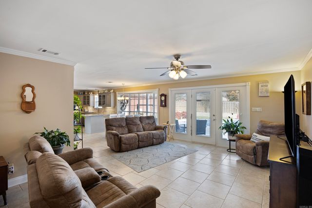 2310 W 7th Street, Russellville, AR 72801