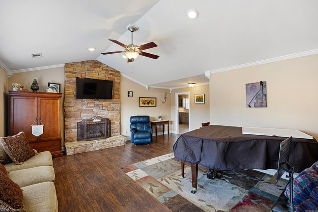 2310 W 7th Street, Russellville, AR 72801