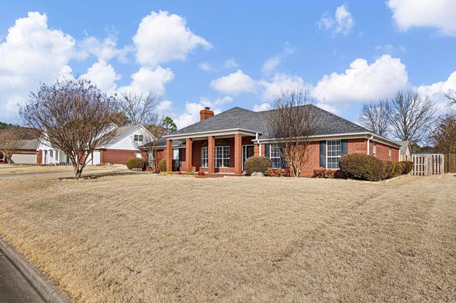 2310 W 7th Street, Russellville, AR 72801