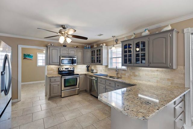 2310 W 7th Street, Russellville, AR 72801