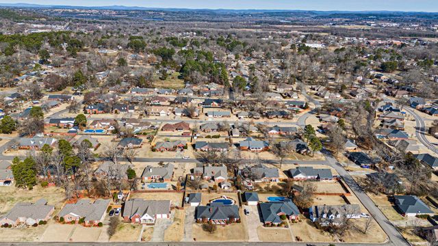 2310 W 7th Street, Russellville, AR 72801