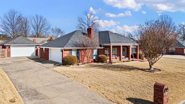 2310 W 7th Street, Russellville, AR 72801