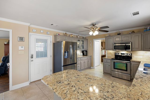 2310 W 7th Street, Russellville, AR 72801