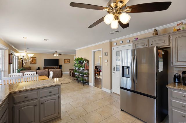 2310 W 7th Street, Russellville, AR 72801