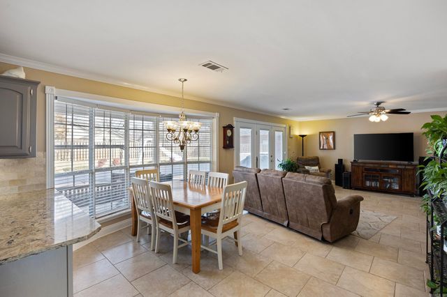 2310 W 7th Street, Russellville, AR 72801