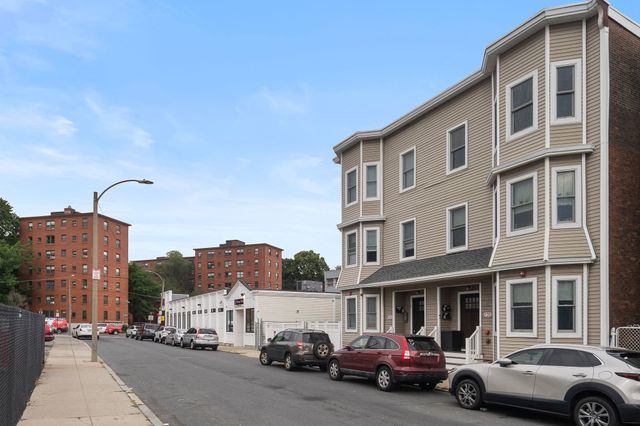 6 Chestnut Ave 1, Boston, MA 02130