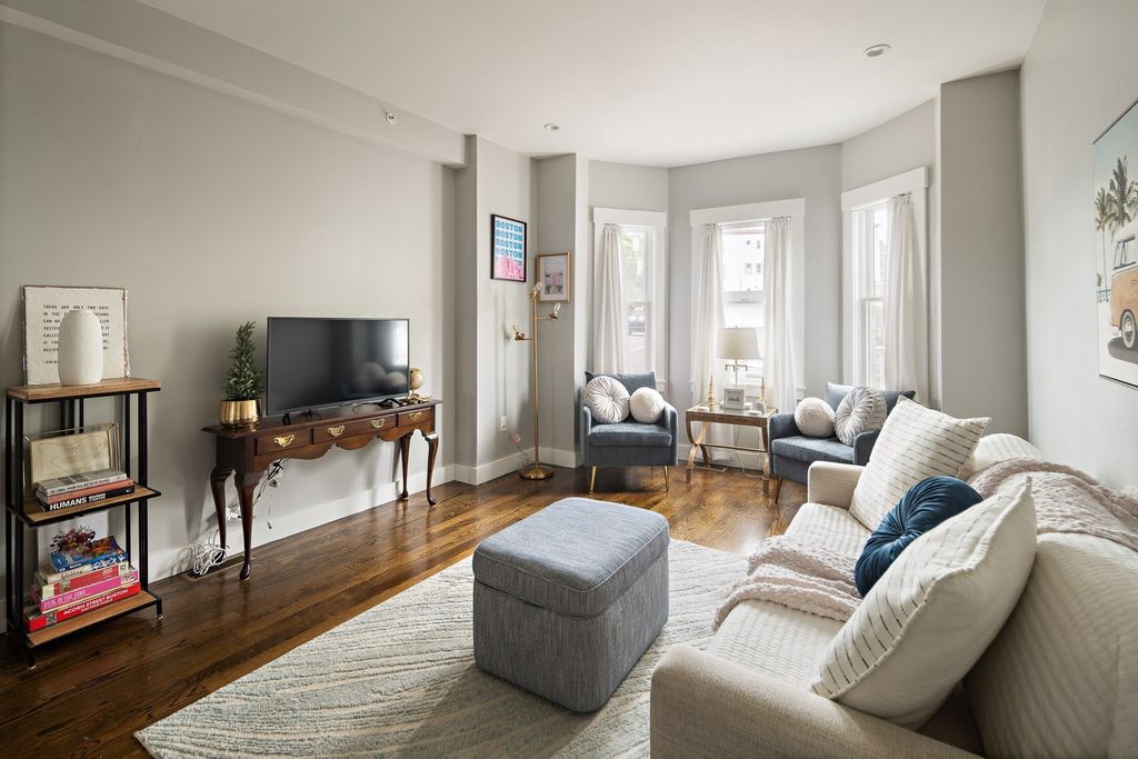 6 Chestnut Ave 1, Boston, MA 02130