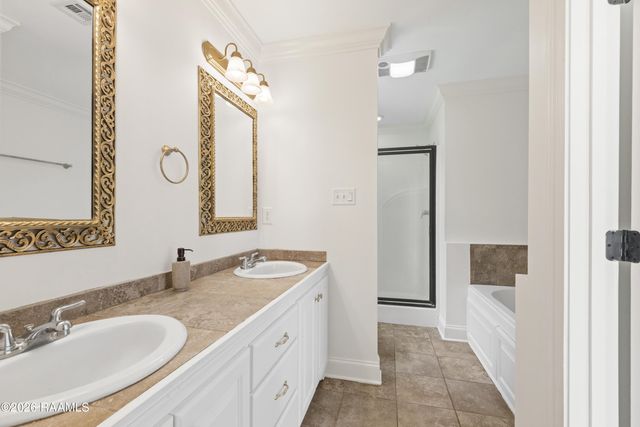 206 Oak Hill Lane, Youngsville, LA 70592