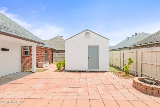 206 Oak Hill Lane, Youngsville, LA 70592