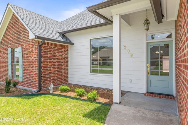 206 Oak Hill Lane, Youngsville, LA 70592