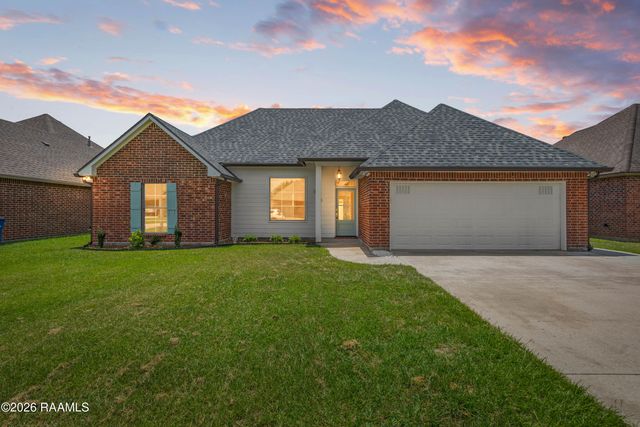 206 Oak Hill Lane, Youngsville, LA 70592