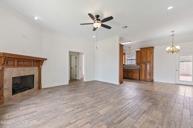 206 Oak Hill Lane, Youngsville, LA 70592