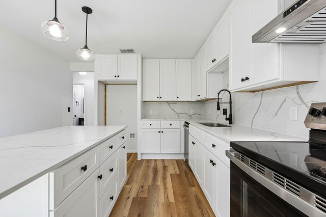 4504 Lyra CIR, Austin, TX 78744
