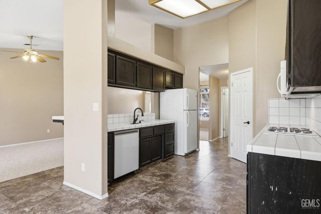 12514 Sawtooth Avenue, Bakersfield, CA 93312