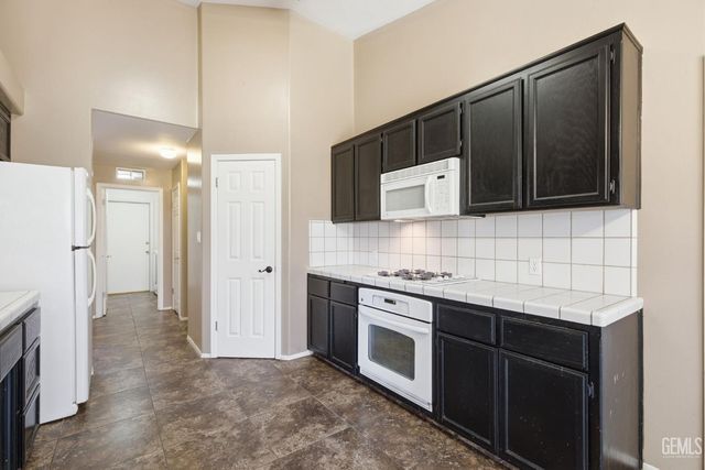 12514 Sawtooth Avenue, Bakersfield, CA 93312