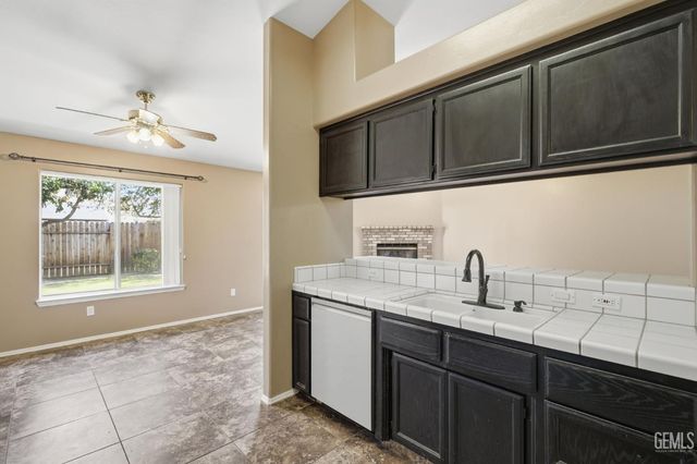 12514 Sawtooth Avenue, Bakersfield, CA 93312