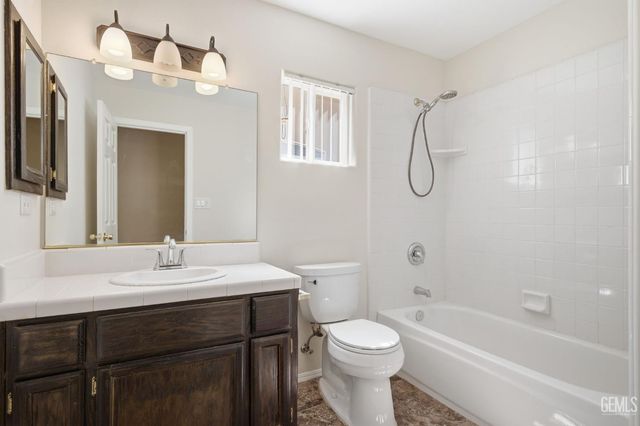 12514 Sawtooth Avenue, Bakersfield, CA 93312