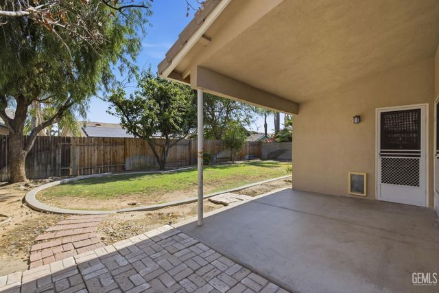 12514 Sawtooth Avenue, Bakersfield, CA 93312