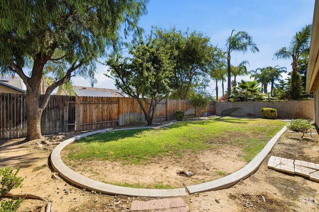 12514 Sawtooth Avenue, Bakersfield, CA 93312