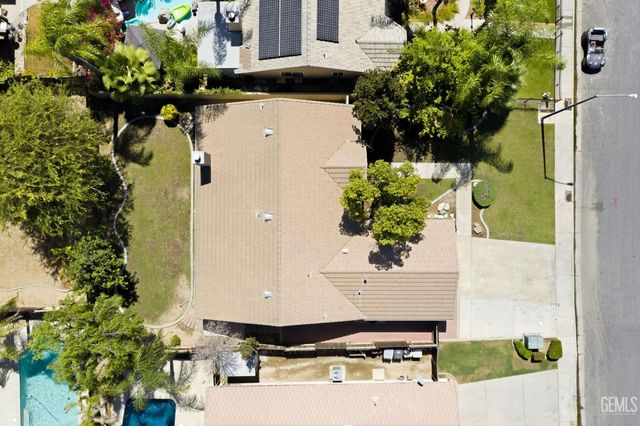 12514 Sawtooth Avenue, Bakersfield, CA 93312