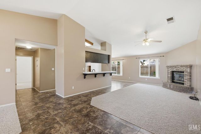 12514 Sawtooth Avenue, Bakersfield, CA 93312