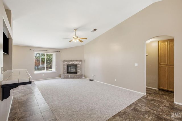 12514 Sawtooth Avenue, Bakersfield, CA 93312