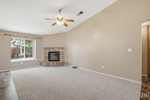 12514 Sawtooth Avenue, Bakersfield, CA 93312