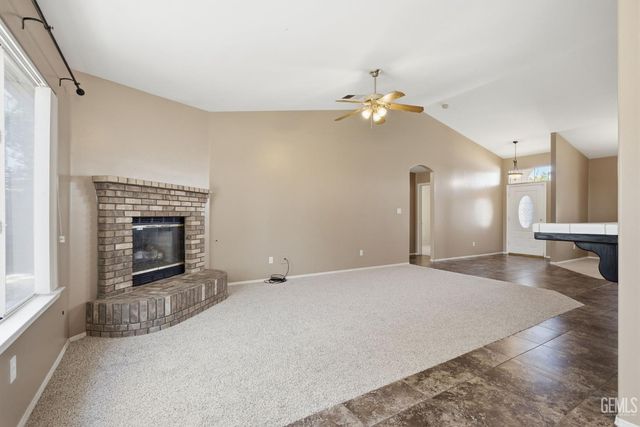 12514 Sawtooth Avenue, Bakersfield, CA 93312