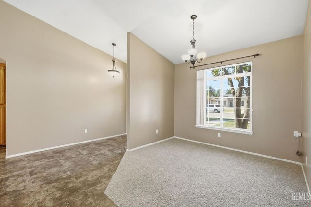 12514 Sawtooth Avenue, Bakersfield, CA 93312
