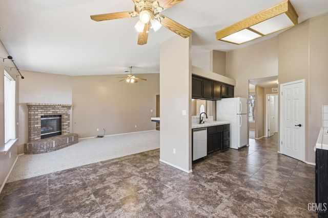 12514 Sawtooth Avenue, Bakersfield, CA 93312