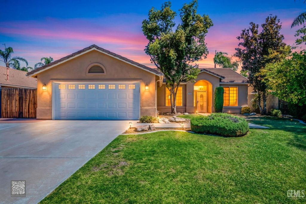 12514 Sawtooth Avenue, Bakersfield, CA 93312