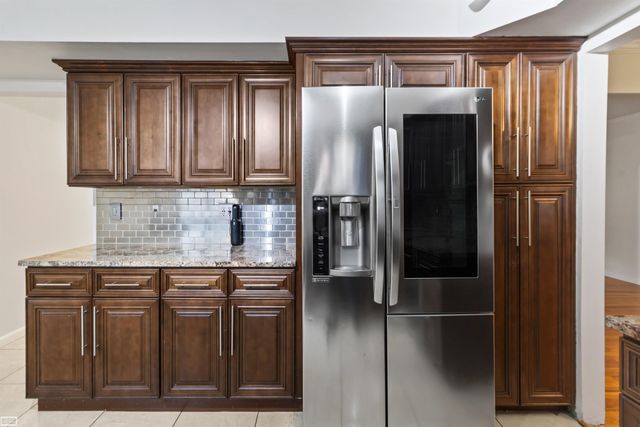 2312 Hillcrescent Dr Drive, Troy, MI 48085