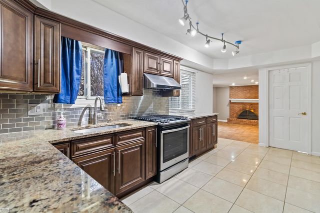 2312 Hillcrescent Dr Drive, Troy, MI 48085