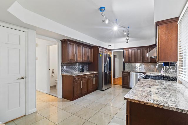 2312 Hillcrescent Dr Drive, Troy, MI 48085