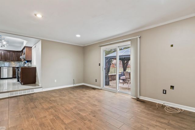 2312 Hillcrescent Dr Drive, Troy, MI 48085