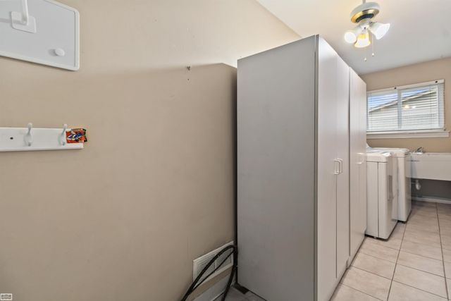 2312 Hillcrescent Dr Drive, Troy, MI 48085