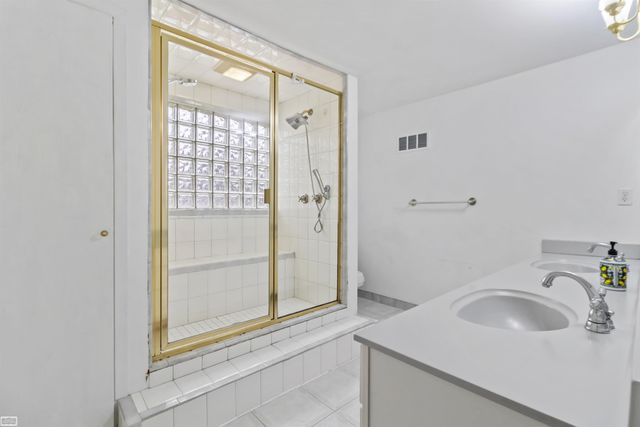 2312 Hillcrescent Dr Drive, Troy, MI 48085