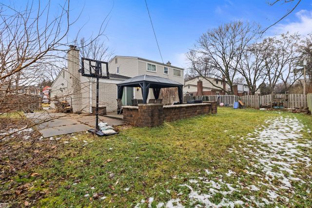 2312 Hillcrescent Dr Drive, Troy, MI 48085