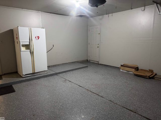 2312 Hillcrescent Dr Drive, Troy, MI 48085