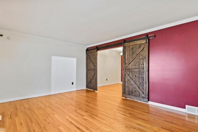 2312 Hillcrescent Dr Drive, Troy, MI 48085