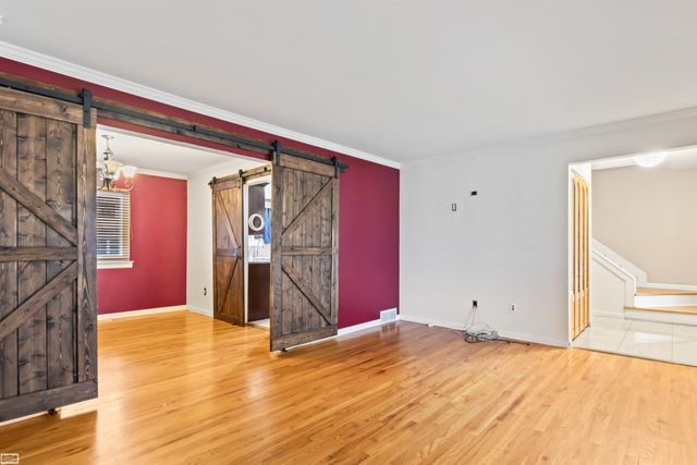 2312 Hillcrescent Dr Drive, Troy, MI 48085