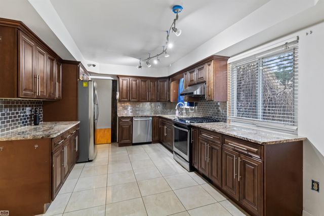 2312 Hillcrescent Dr Drive, Troy, MI 48085