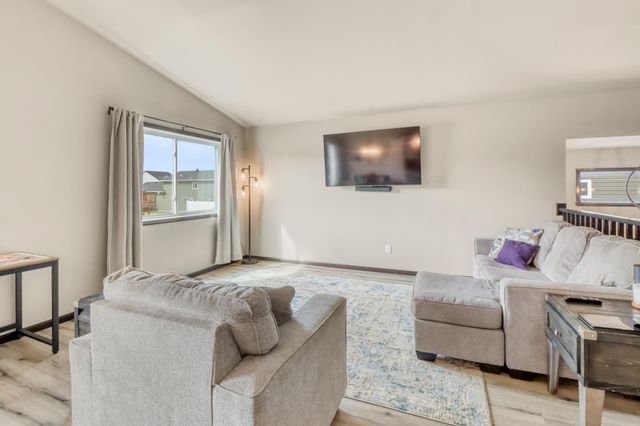 6726 69th Avenue S, Horace, ND 58047