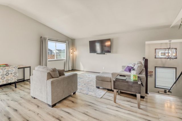 6726 69th Avenue S, Horace, ND 58047