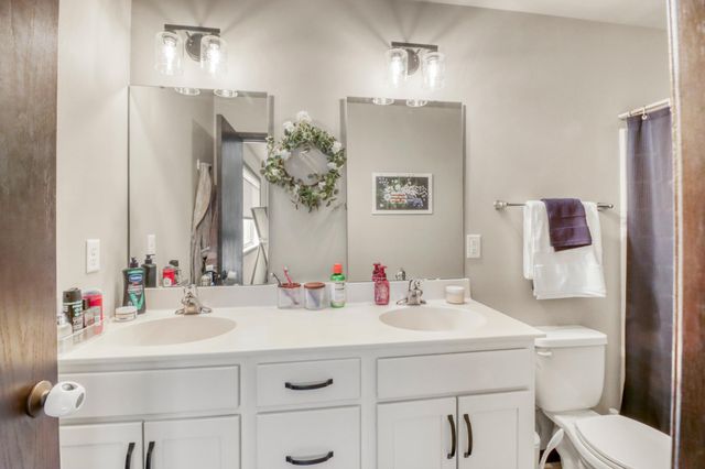 6726 69th Avenue S, Horace, ND 58047